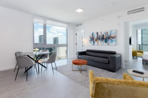 Amazing 2 BR 30th Floor Downtown Free Parking